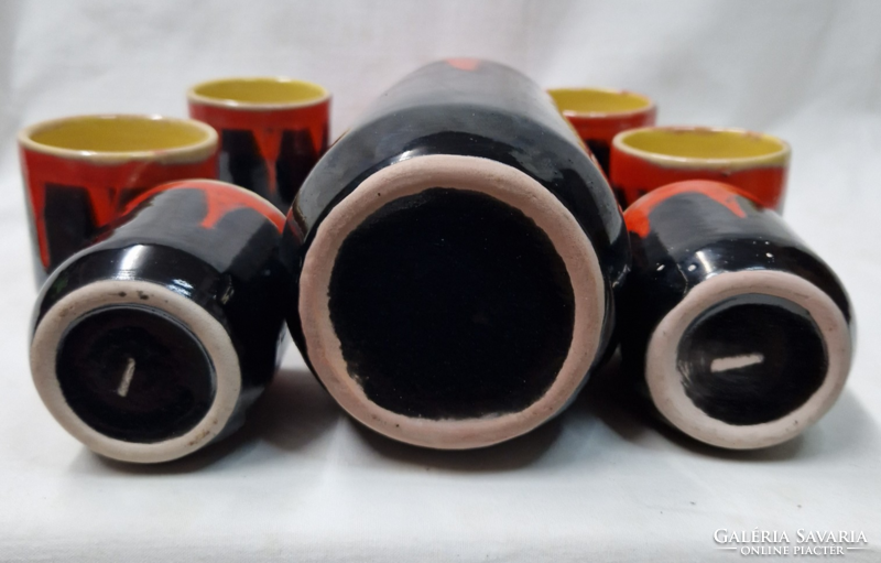 Retro iparművészeti narancssárga-fekete mázas kerámia kiöntő hat pohárral hibátlan állapotban eladó
