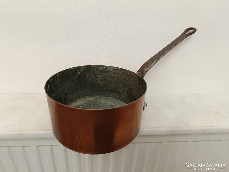 Antique tinned kitchen tool red copper pan with large handle and leg with iron ear 239 8436