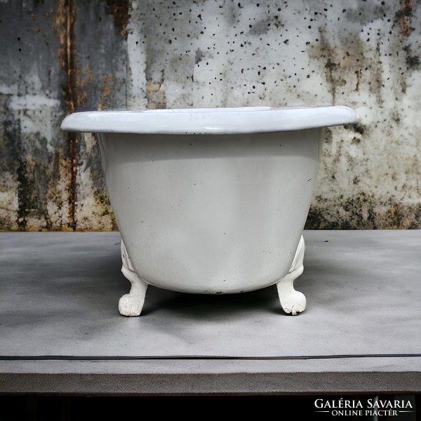 Retro, loft, vintage design thick-walled plate bathtub