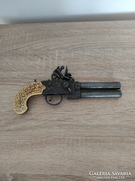 English flintlock pistol replica!