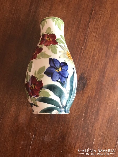 Smf-schramberg majolica vase with flower pattern decor, 