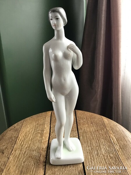 Régi Hollóházi porcelán női akt figura