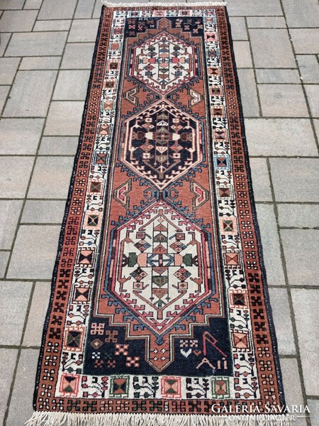 Iráni kézi csomózású szőnyeg  185x68cm..  Alkudható!