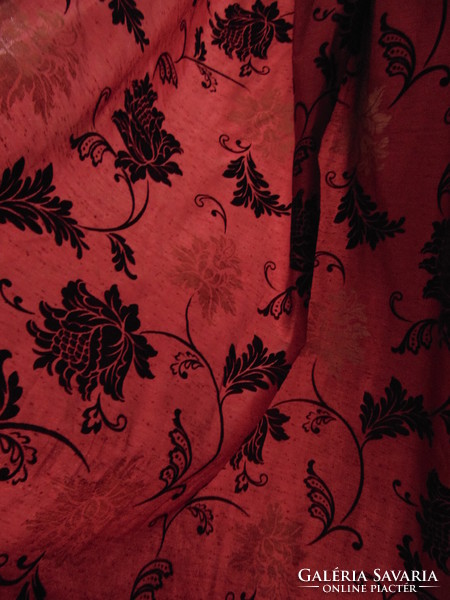 Csodás burgundi vörös barokkos sötétítő függöny pár