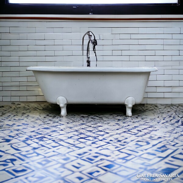 Retro, loft, vintage design thick-walled plate bathtub