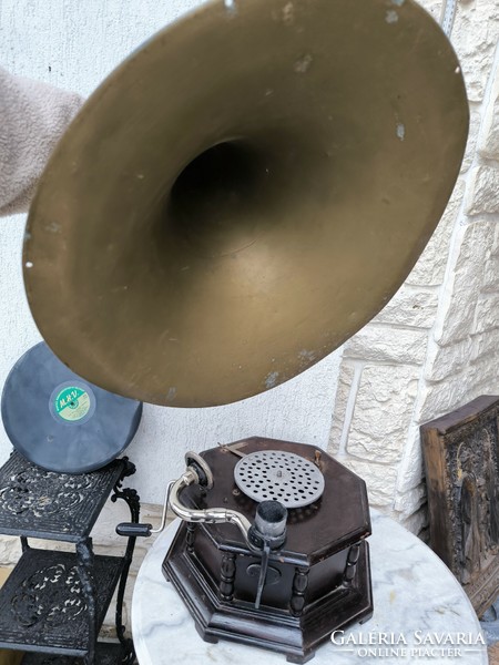 Antique working beautiful heavy funnel gramophone. Also video