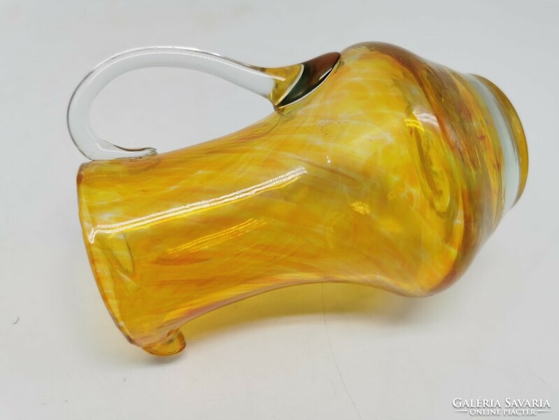 Keresztelő kancsó, szakított üveg kis kancsó, színes üvegből, 11 cm