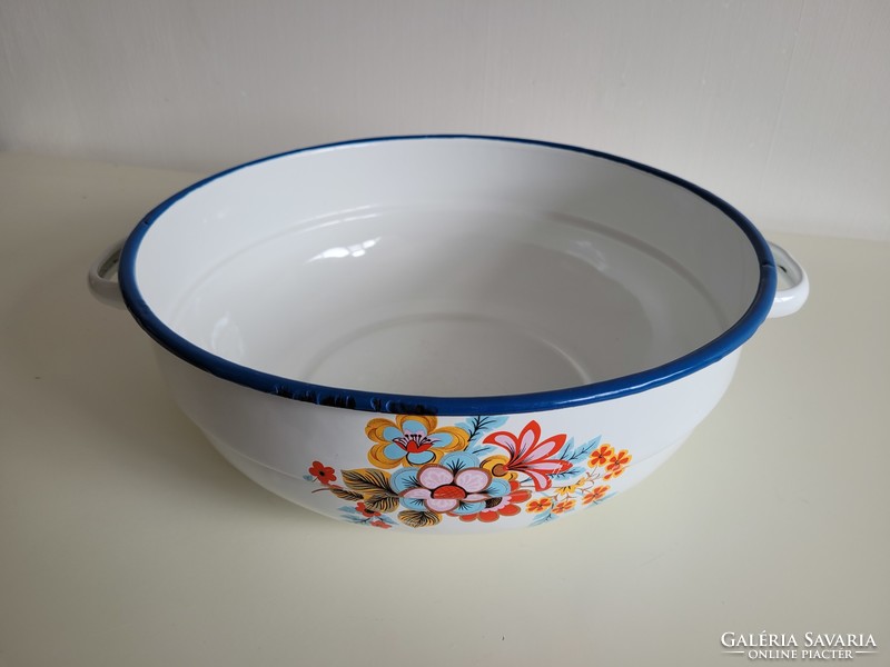 Old 32 cm enameled flower patterned enameled large bowl with feet, vintage decoration