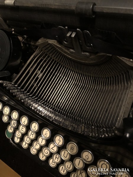 Continental írógép az 1930-as évekből