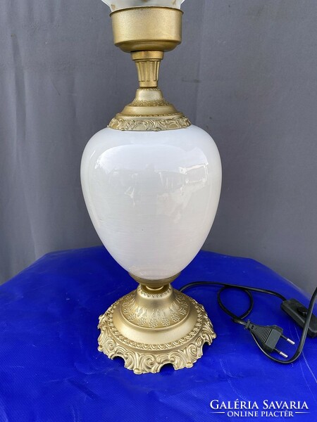 Perfect Delft table lamp.