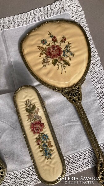 English tapestry comb set