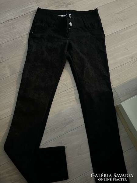 Adorati black women's jeans with a special lace-like appliqué 40