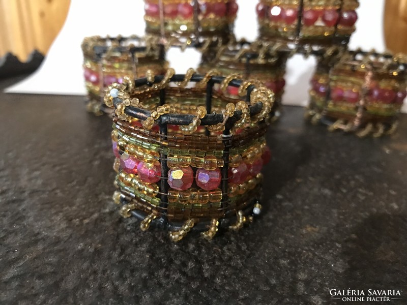 6 Eastern? Indian? Stylish napkin ring with string of pearls
