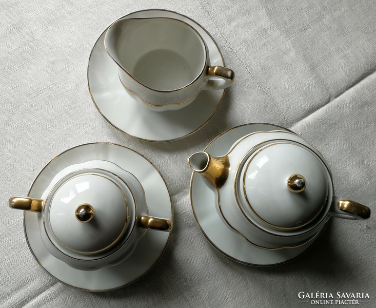Zsolnay art deco, gerezdes porcelán teáskészlet, arany dekorral