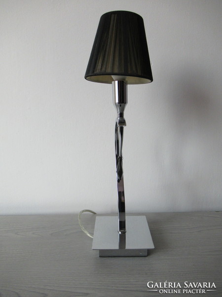 Exkluzív asztali lámpa