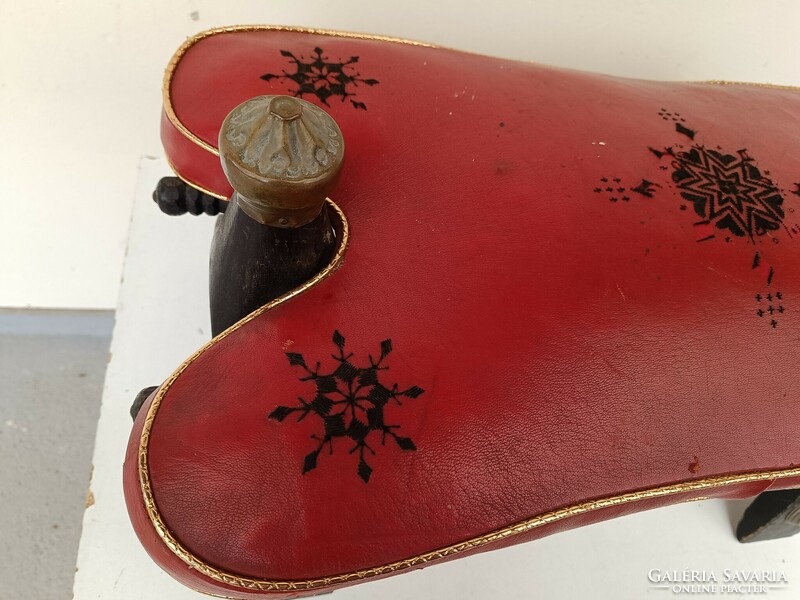 Antik arab szép puff fa láb piros bőr varrottas 619 8445