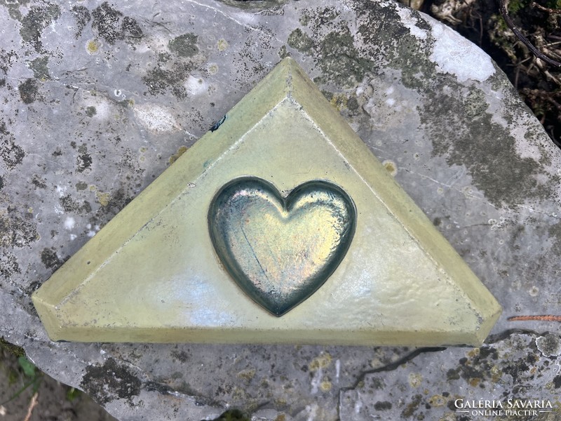 Zsolnay antique heart, eosin tiles.