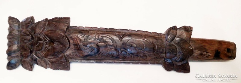 Népművészeti kézműves hangszer. Suling faragott fuvola a Maláj, Indonéz szigetvilágból