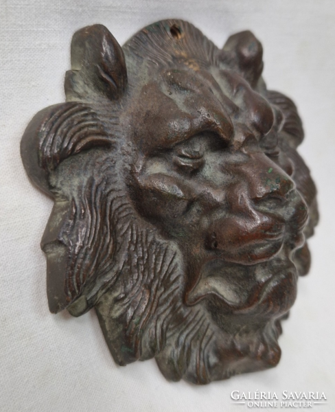 Antik bronz oroszlán fej szép állapotban 362 g. 10 cm.