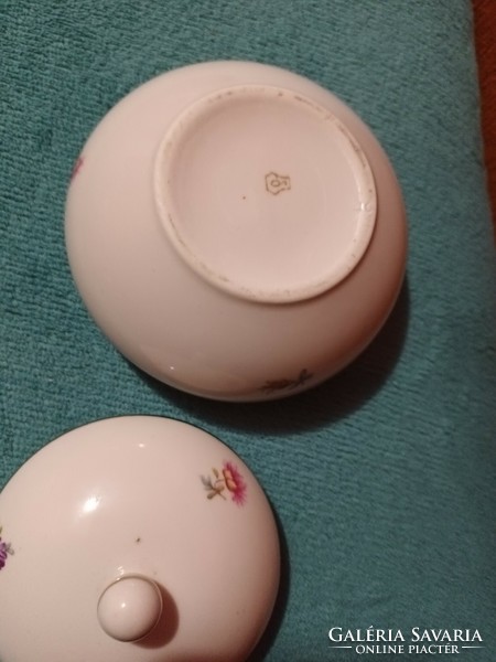 Kőbánya flower pattern porcelain bonbonier, sugar holder, marked.
