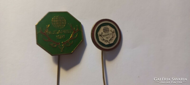 2 hunting world exhibition badges/pins together 1971!