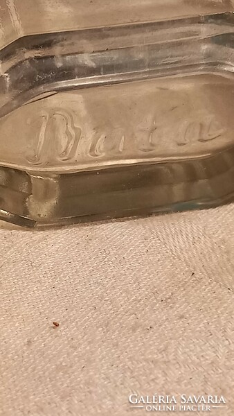 " Bata" kis üveg eredeti fém kupakjával