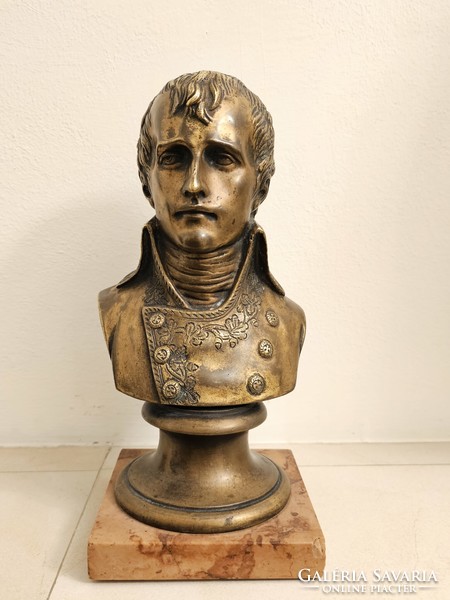 Statue of Napoleon