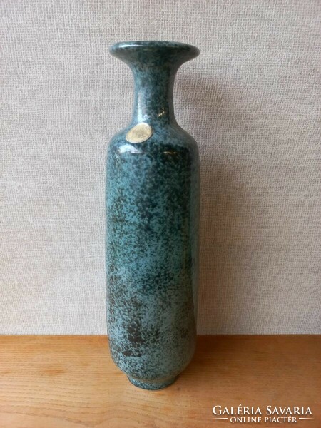 Retro Hungarian Pesthidegkút ceramic vase. Rare color and sticker