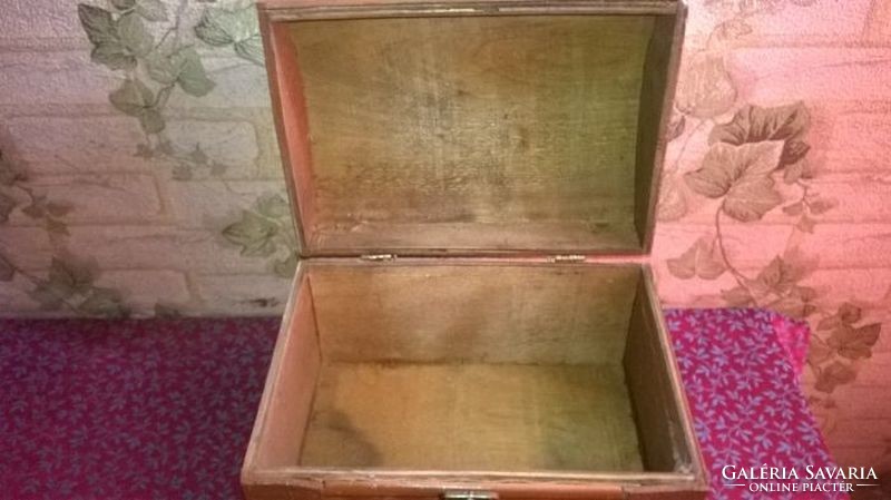 Wooden storage box, small chest