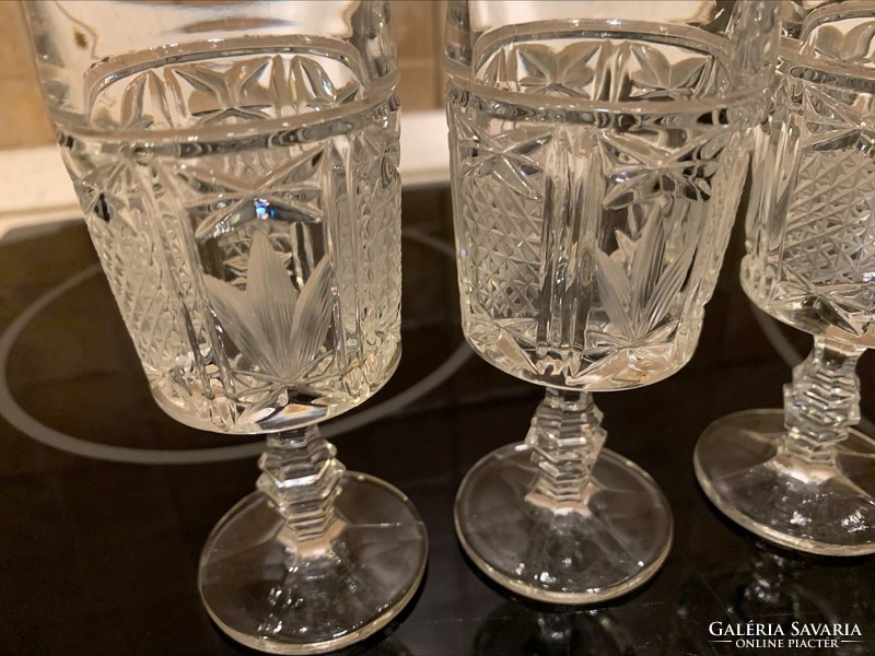 Retro crystal short drinking glass, total of 4. Brandy glasses