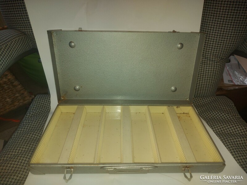 Large slide box, metal, lacquered, in not too bad condition...
