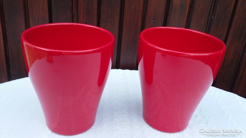 2 red ceramic bowls