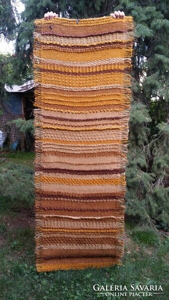Kubinyi Anna textilművész falvédő