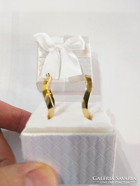 14 Carat gold, 3.82g special wavy hoop earrings (no.: 24/86.)