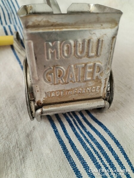 MOULI - GRATER - / francia,sajt reszelő, szeletelő ,a 70-es, 80-as évekből