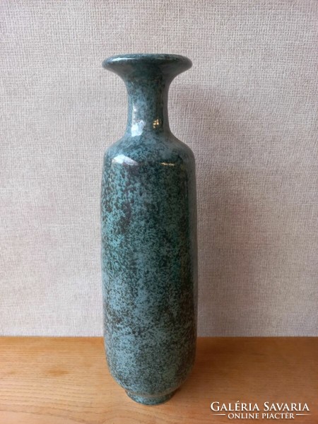 Retro Hungarian Pesthidegkút ceramic vase. Rare color and sticker