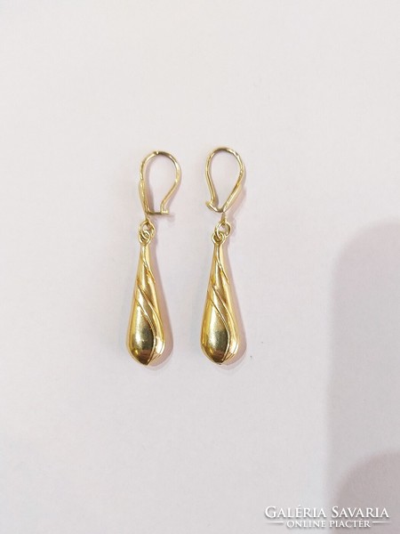 14 Carat gold, 1.91g, a pair of drop-shaped logo earrings (no.: 24/87.)