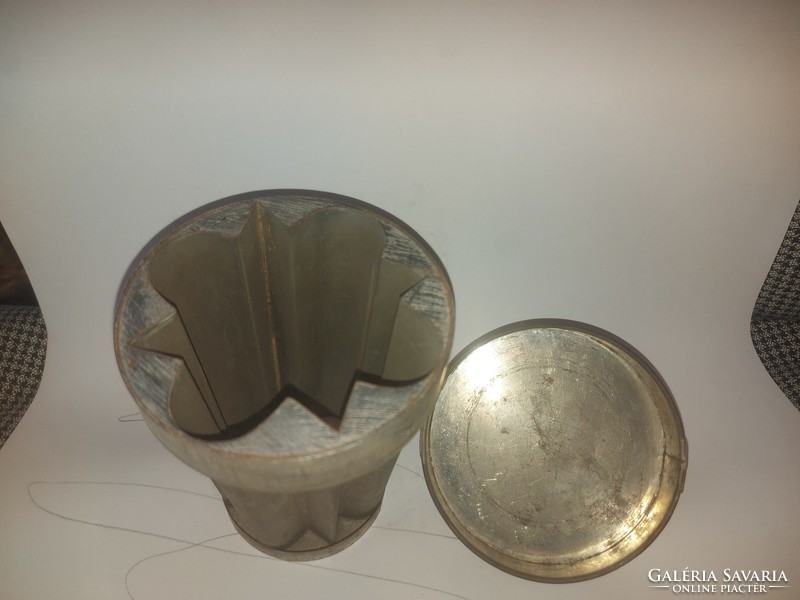 Marked pudding form, tin pudding maker, 18 cm high, in very good condition!