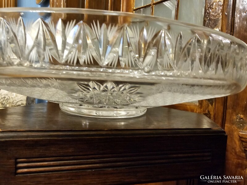 Huge glass kinalo (centerpiece)