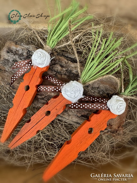 Bunny bait... Carrots from giant wooden tweezers (1 pc.)