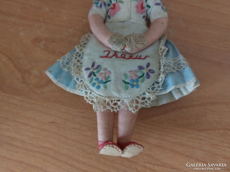 (K) retro ikarus doll