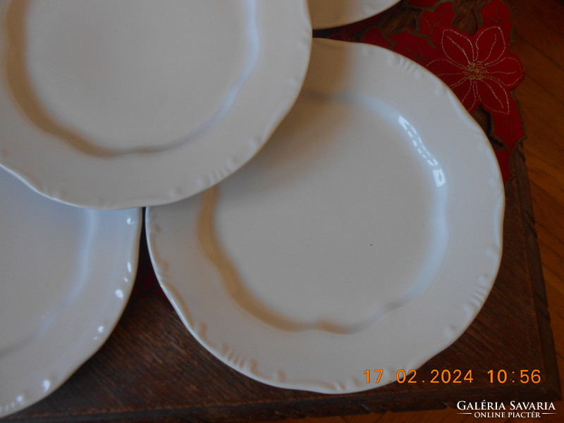 Zsolnay white flat plate