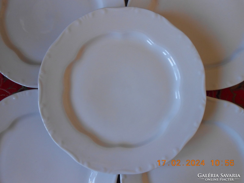 Zsolnay white flat plate