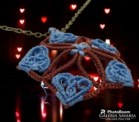 Blue hearts macrame necklace