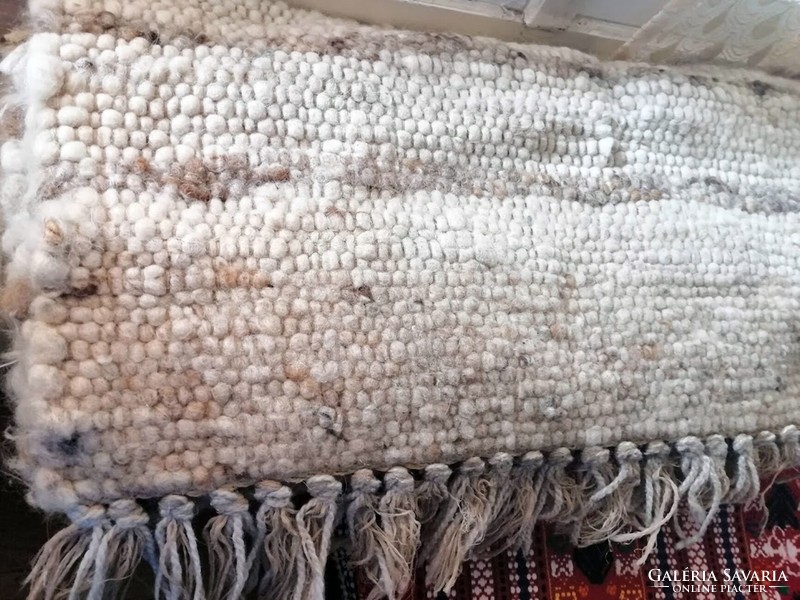 Original thick wool rug from Békésszentandrás. 70 X 200 cm