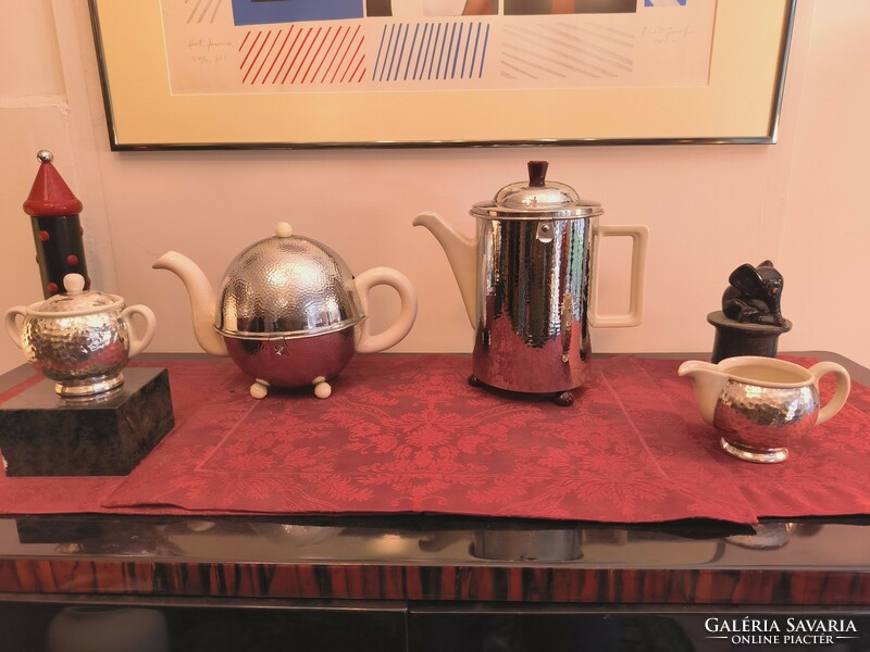 Bauhaus coffee/tea set of 4 pieces from the 1930s in exceptionally good condition. (Wmf/ever-hot, art deco)