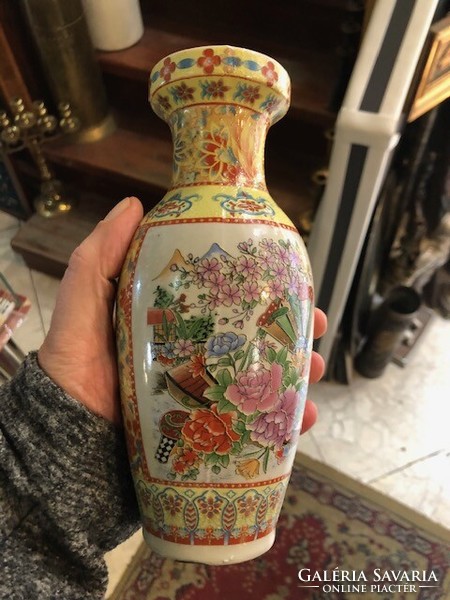 Chinese porcelain vase, hand painted, height 24 cm.