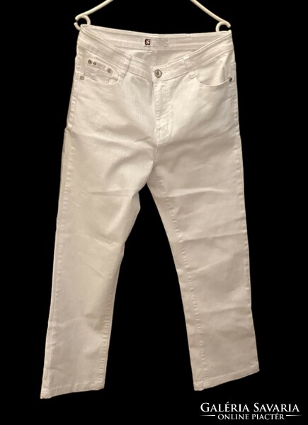 White trousers size 33