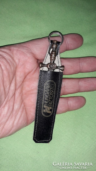 Régi réz kard kulcstartódísz bőrhüvelyében HUNGÁRIA BIZTOSÍTÓ 11 cm a képek szerint