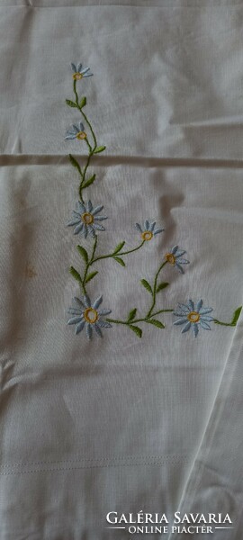 Embroidered mirror bedding set 2x4 piece set